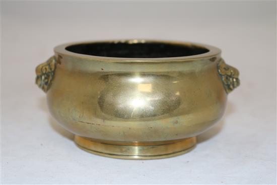 A Chinese bronze gui censer, Xuande mark, 19th century, 12.5cm